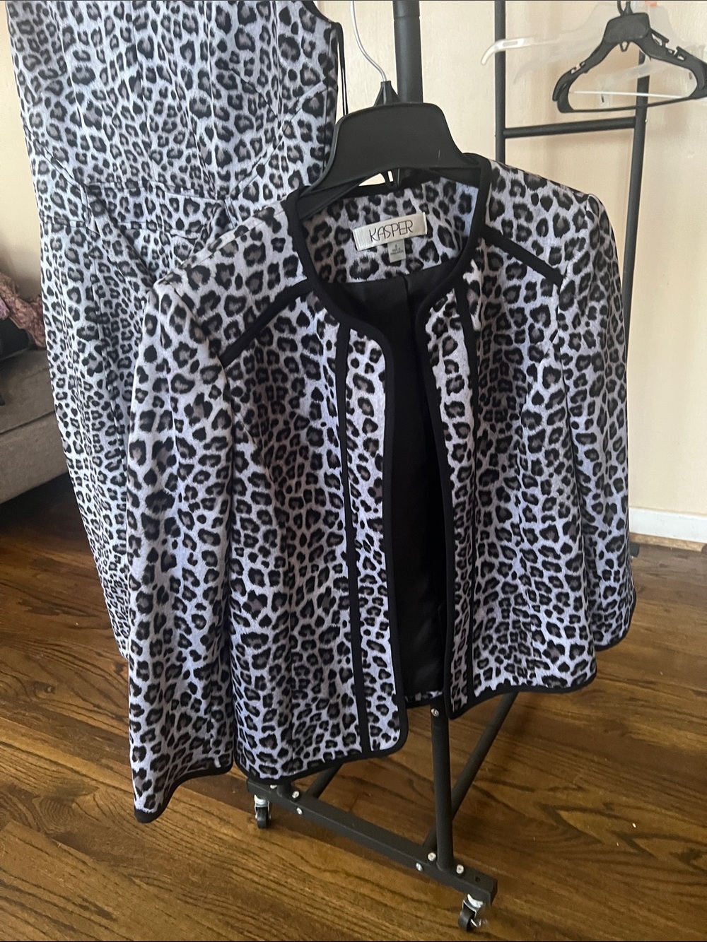 Kasper Black and Gray Leopard-Print Collarless Jacket